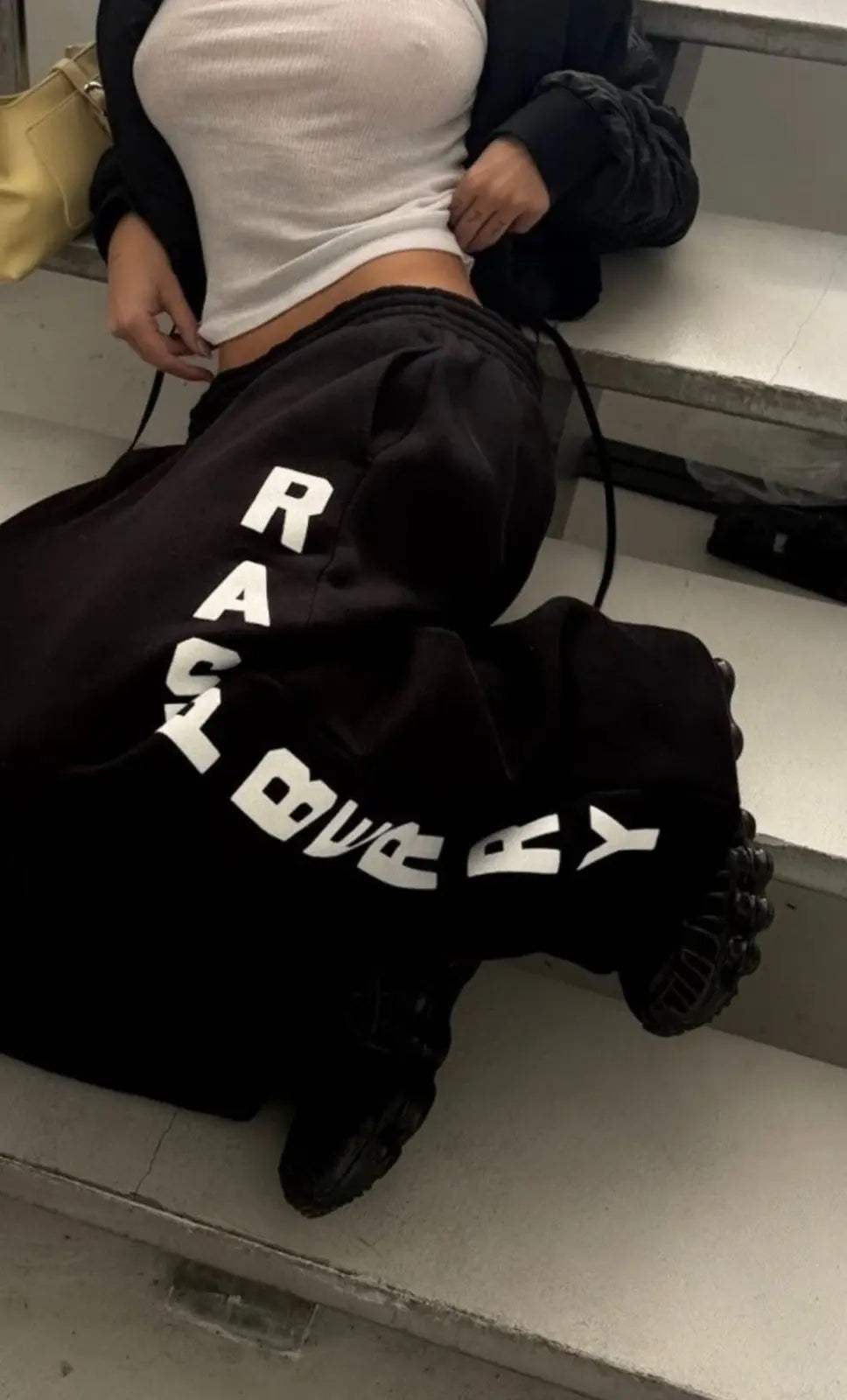 GV Gallery ' BLACK WEEKDAY BAGGY SWEATS'