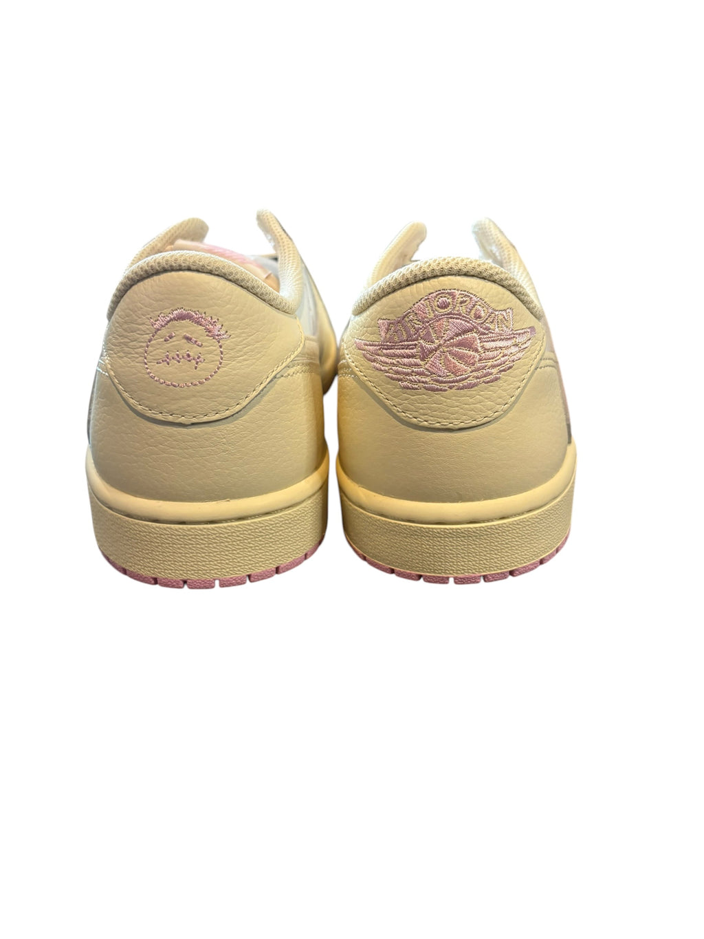 Jordan 1 Retro Low OG SP ‘Travis Scott Shy Pink’
